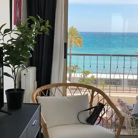 Апартаменты Le Garavan-vue Mer-plage-clim-terrasse