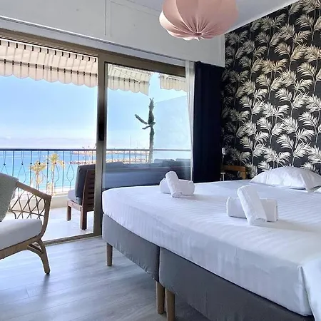 Le Garavan-vue Mer-plage-clim-terrasse דירה