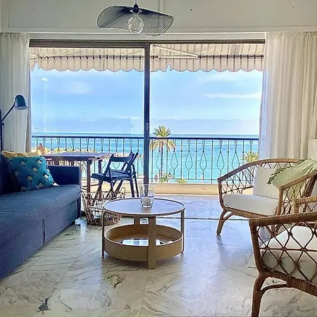 公寓 Le Garavan-vue Mer-plage-clim-terrasse 芒通