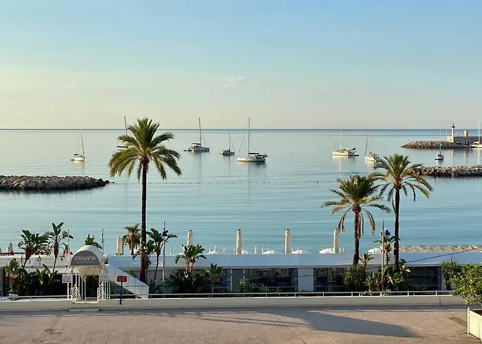 Le Garavan-vue Mer-plage-clim-terrasse 公寓 芒通