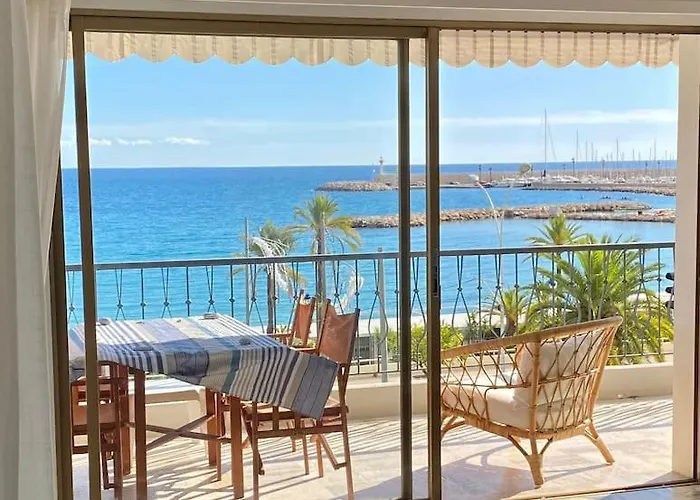 Le Garavan-vue Mer-plage-clim-terrasse 公寓 芒通