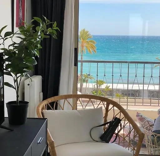 Apartamento Le Garavan-vue Mer-plage-clim-terrasse